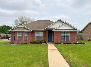 8 Sweet Gum Ln, Searcy, AR 72143