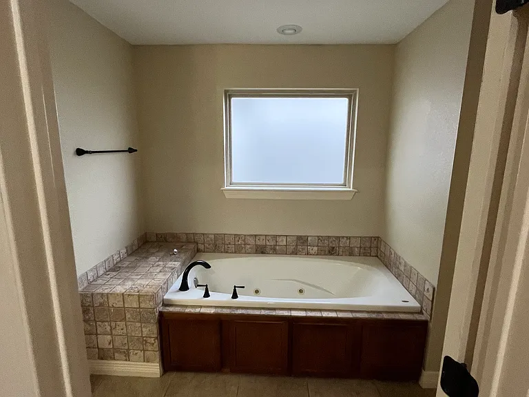 3553 E Crow Ln — Photo 16