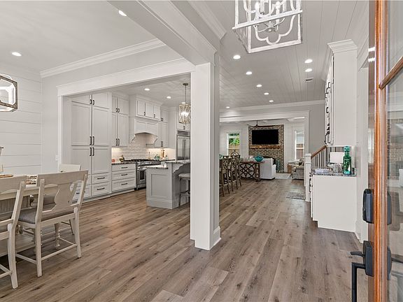 4th image of 636 Johnson Rd