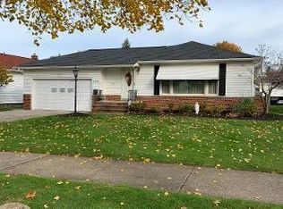 1123 Bonnie Ln, Mayfield Heights, OH