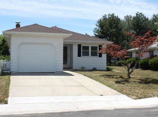 37 Bonaire Dr, Toms River, NJ 08757
