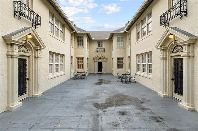 1 bed, 1.0 bath, 655 sqft, $1,900 — Photo 2