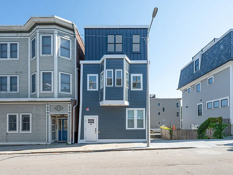 465 E 8th St #1 — Photo 18