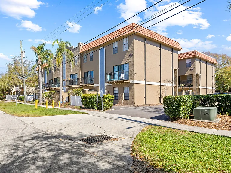 208 S Habana Ave #208B — Photo 43