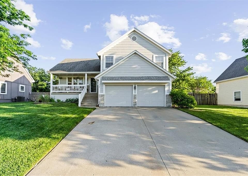 1st image of 727 SE London Way