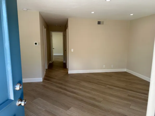 2800 Keller Dr APT 225, Tustin, CA 92782
