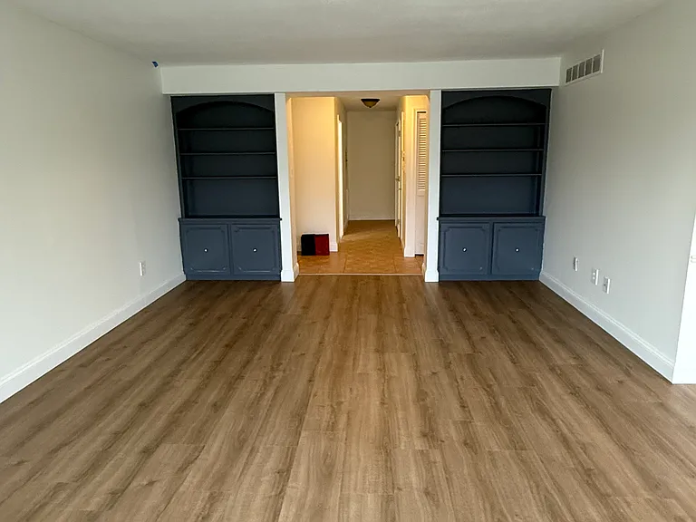 150 E Long Lake Rd — Photo 5