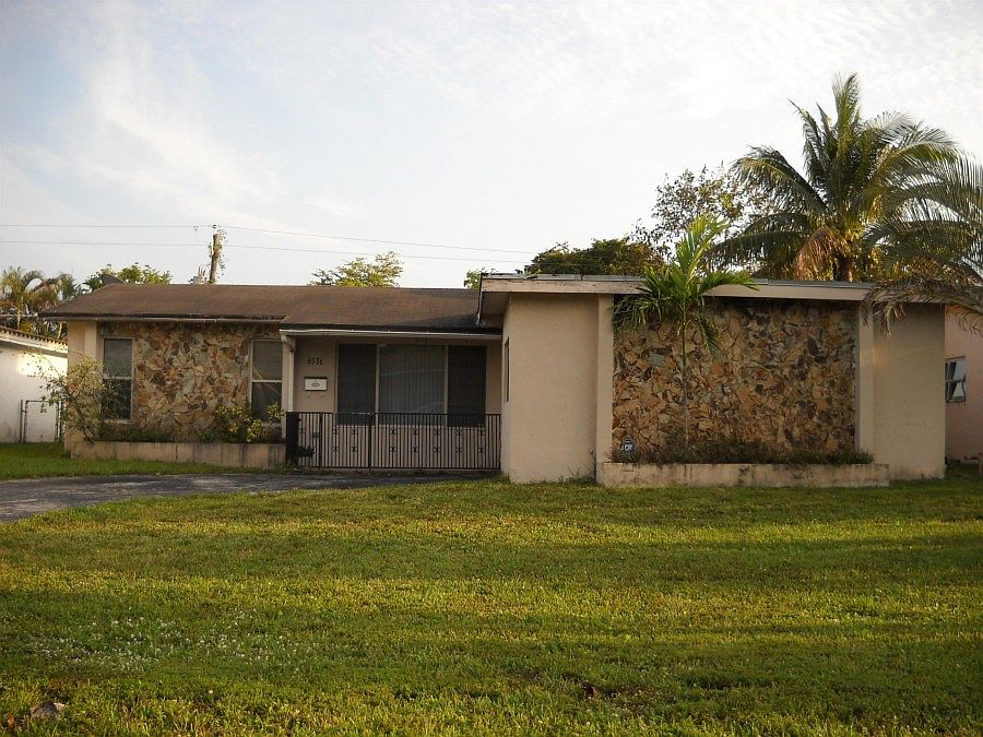 1st image of 8536 Claridge Dr