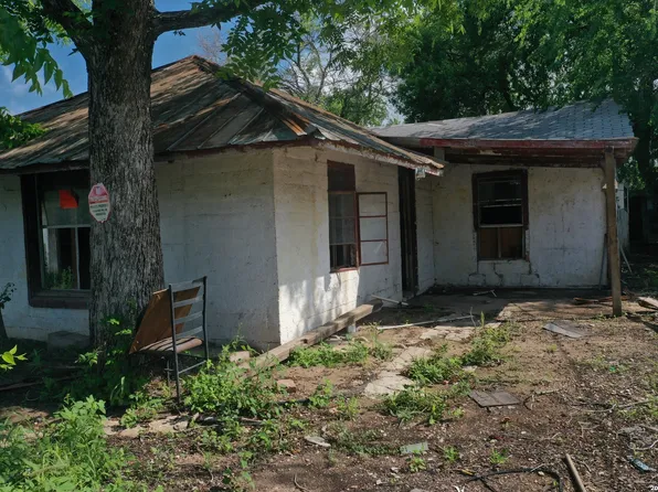 610 W Moore Ave LOT 2-3-6, Devine, TX 78016