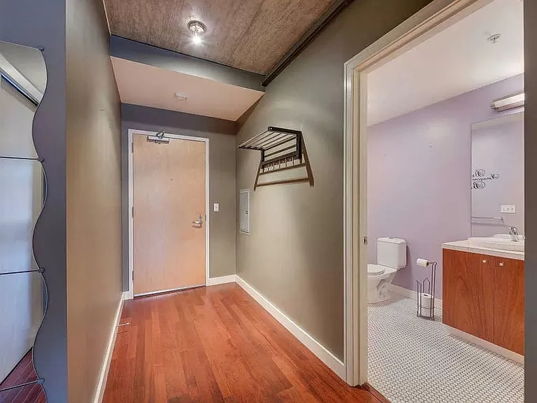 1926 W Burnside St #704 — Photo 8