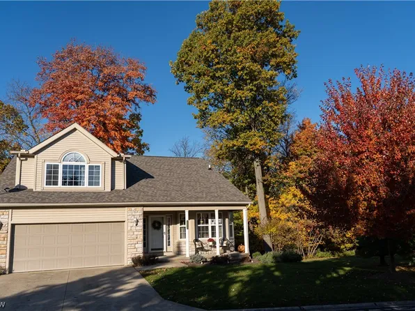 8523 Primrose Ln, Macedonia, OH 44056