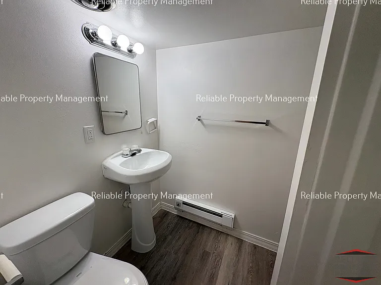 1153 Idaho Ave #B — Photo 6