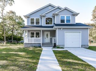 107 Lake Dr, Wyandanch, NY 11798