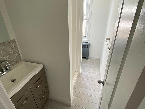 5th image of 2727 W Girard Ave Floor 2