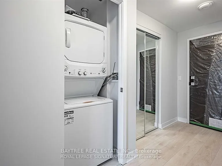 2221 Yonge St #1701 — Photo 10