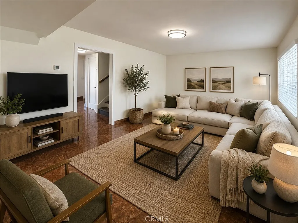 3 bed, 2.5 bath, 1291 sqft, $3,200 — Photo 2