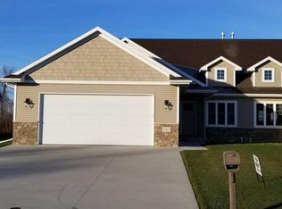 N8957 Spring Valley Rd, MENASHA, WI 54952