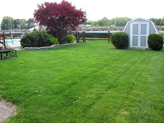 Good sized fenced yard!