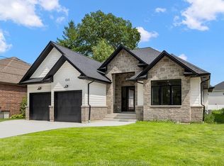 3850 Lasalle Woods Blvd, Lasalle, ON N9H 0L6