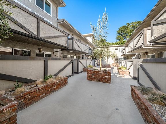 4th image of 1914 Corinth Ave APT 207