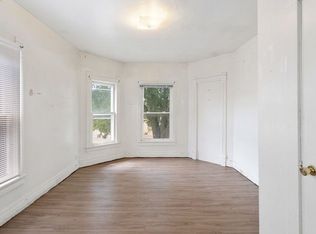 2110 College St APT 3, Cedar Falls, IA 50613
