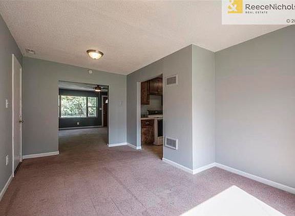 5th image of 3219 S Crysler Ave