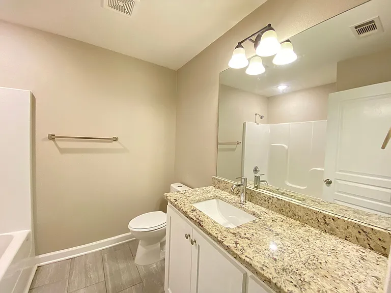 2412 Loop Acres Dr — Photo 16