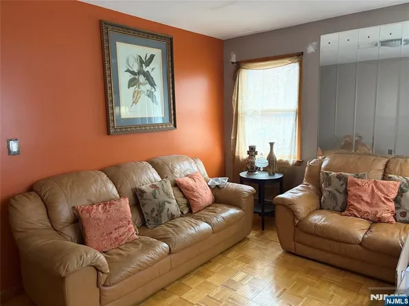 41 Watsessing Ave, Belleville, NJ 07109