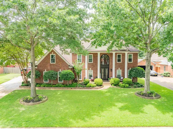 1553 Collingham Dr, Collierville, TN 38017