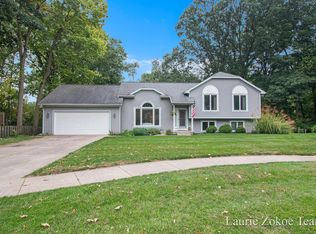 6179 Rogue River Meadows Dr NE, Belmont, MI 49306