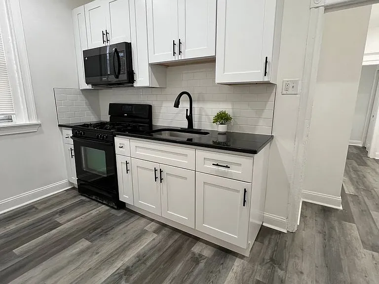 Locust St 6101 — Photo 11