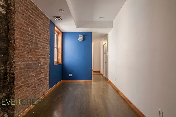 Rented by Evergreen Apartments BK | media 3