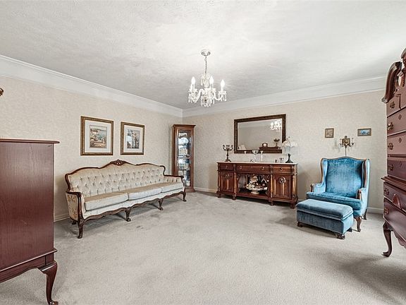 5th image of 3107 Westchester Dr