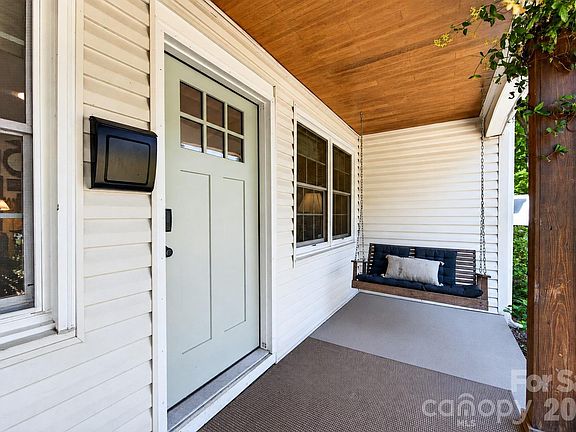 4th image of 3910 Admiral Ave