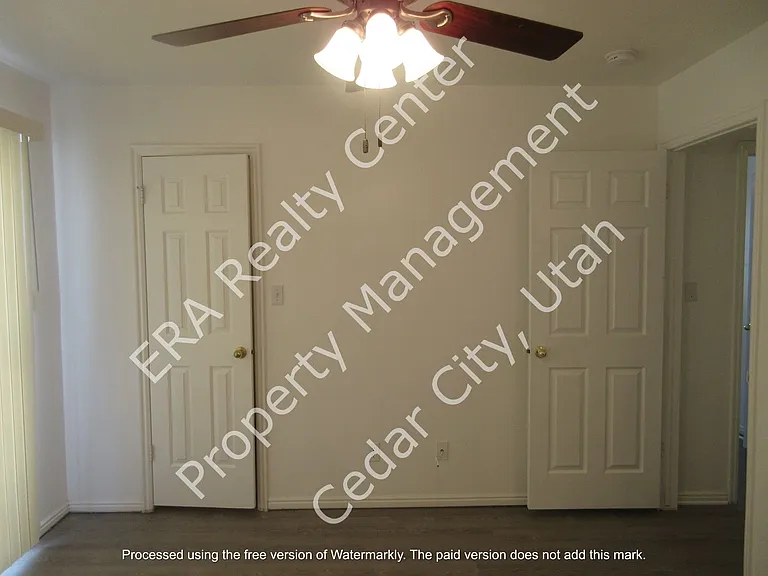 527 E 2015 N — Photo 16