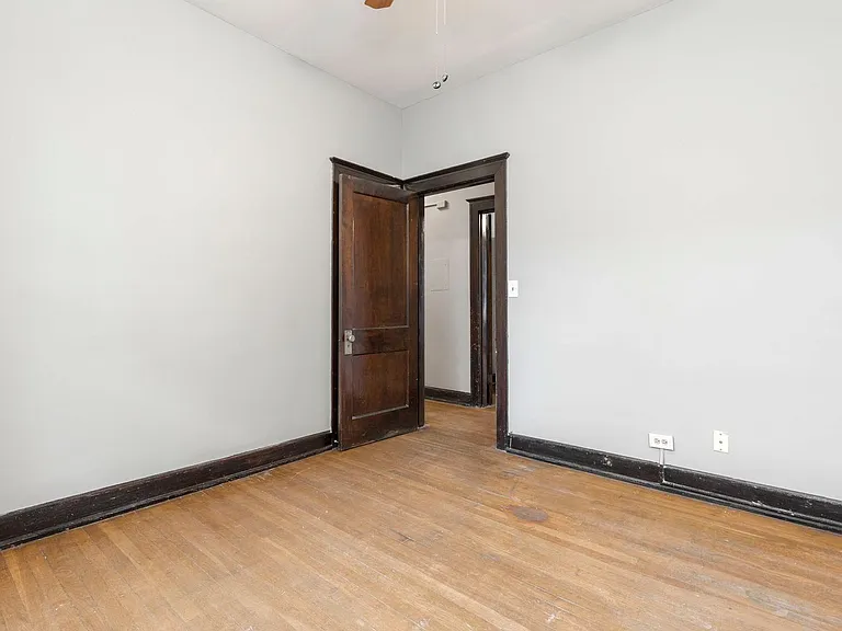 Cavalier Apartments — Photo 90