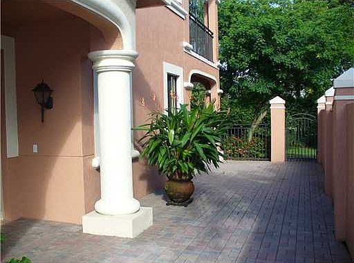 2nd image of 2703 Kinsington Cir #1