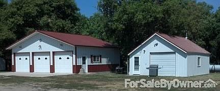 3 car Morton garage, Summer Kitchen
						:
						30x36 garage is insulated with heat. Summer Kitchen (22x28) is fully equipped