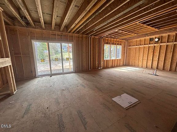 2nd image of 1003 Phoenix Pl