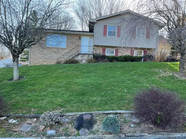 1182 Cresswood Dr, Richlands, VA 24641