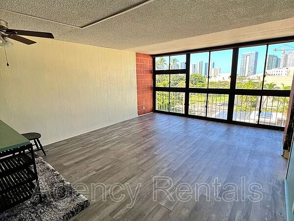 2nd image of 827 Kinau St #D-402