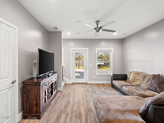 4th image of 8617 Marlin Pl #16