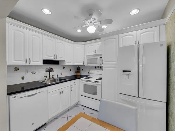 569 Flanders #569, Delray Beach, FL 33484