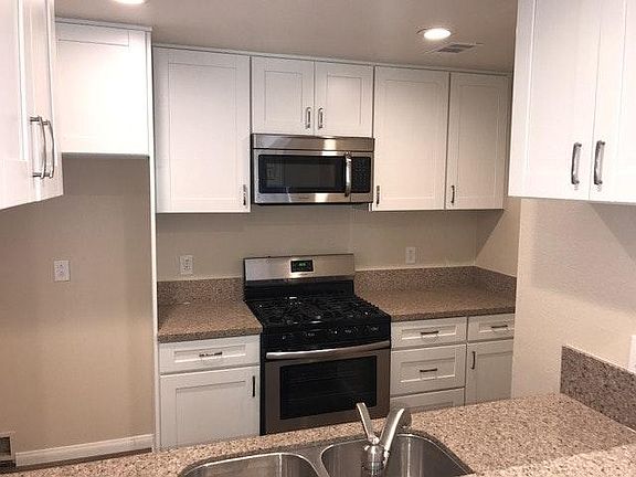 3rd image of 2376 Archwood Ln Unit 21