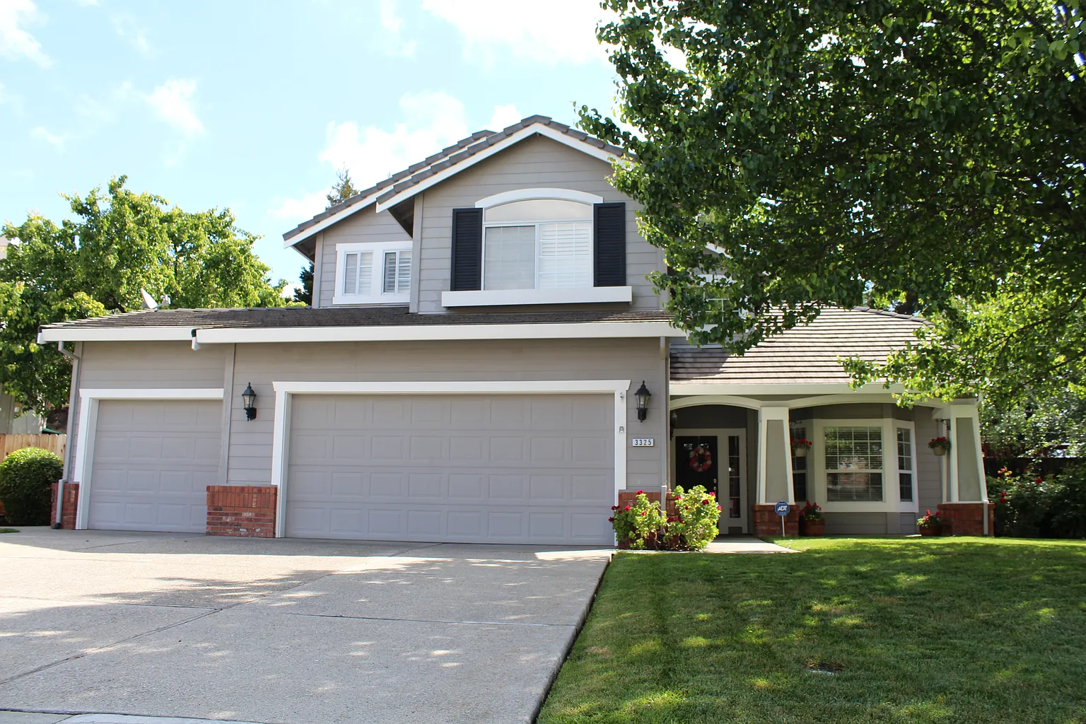 3325 Kodiak St photo 1