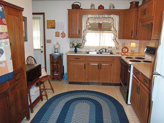 4th image of 3932 Palisades Dr