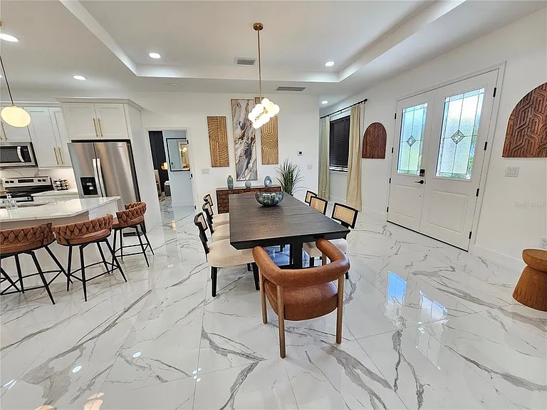 2075 Jewell Ave — Photo 4