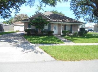 2201 Fenelon St, Chalmette, LA 70043