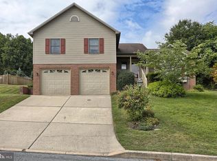 300 Yorkshire Dr, Harrisburg, PA 17111