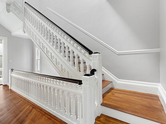 5th image of 388 Clinton Ave #2